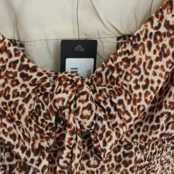 Lulus Women Fiercely in Love Beige Leopard Print Tie-Front Crop Top XS Smock NEW - Picture 7 of 10